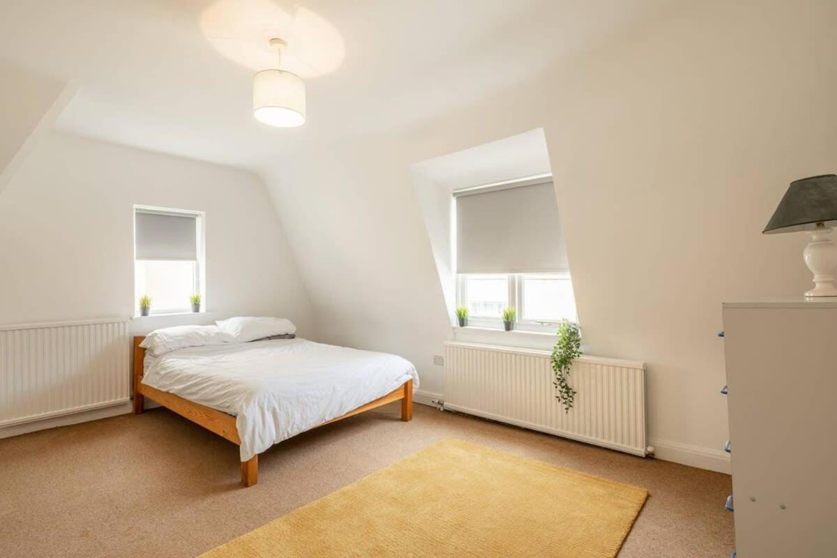 Spacious 3 Bedroom Flat In Heart Of City Centre Кеймбридж Екстериор снимка