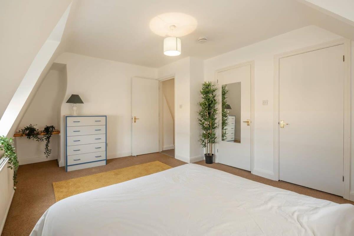 Spacious 3 Bedroom Flat In Heart Of City Centre Кеймбридж Екстериор снимка