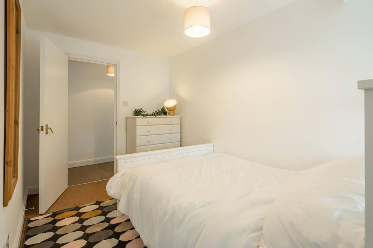 Spacious 3 Bedroom Flat In Heart Of City Centre Кеймбридж Екстериор снимка